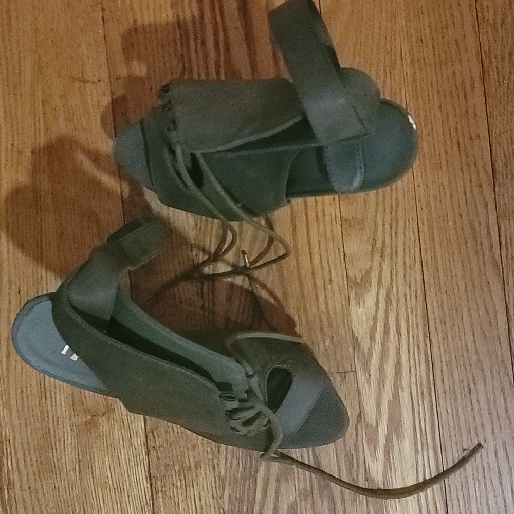 Sandals - Picture 3 of 3